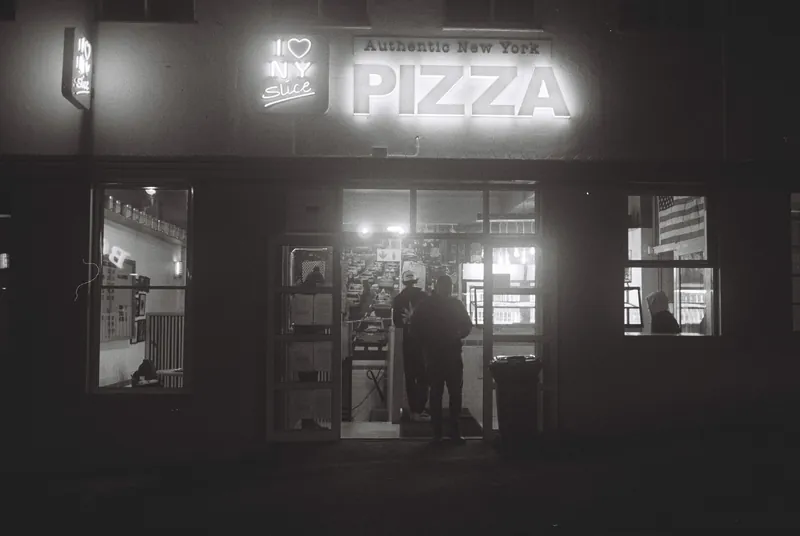 35mm street photograph by Alex Daniels